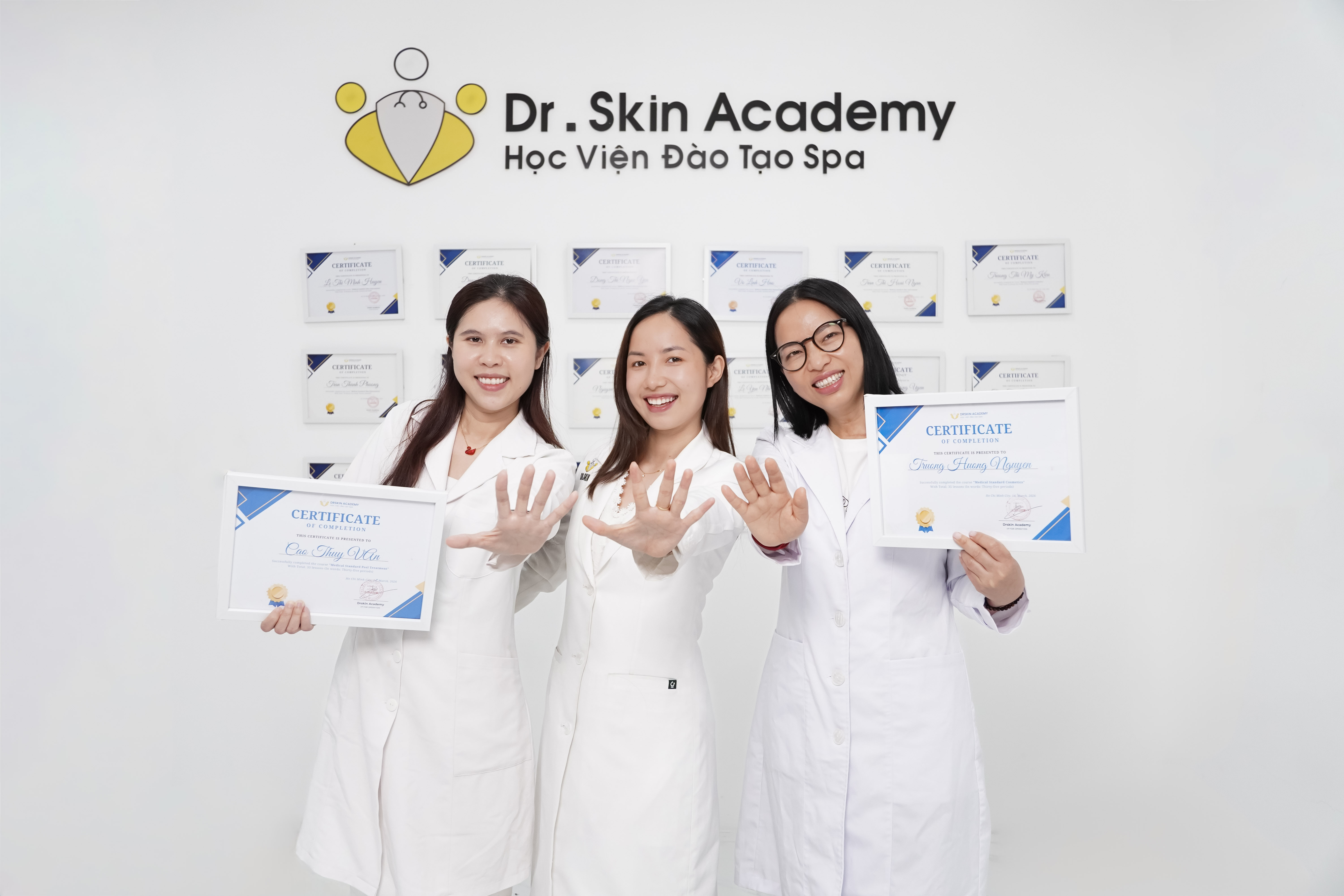 Học viên tốt nghiệp khóa Chemical peel chuẩn y khoa